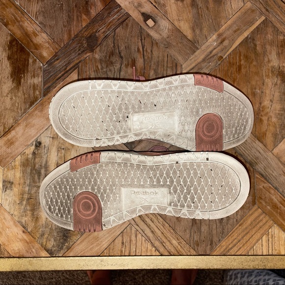 Reeboks - Picture 4 of 4